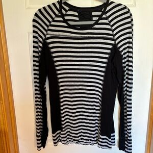 Mondetta womens gray black striped activewear long sleeve thumb hole top